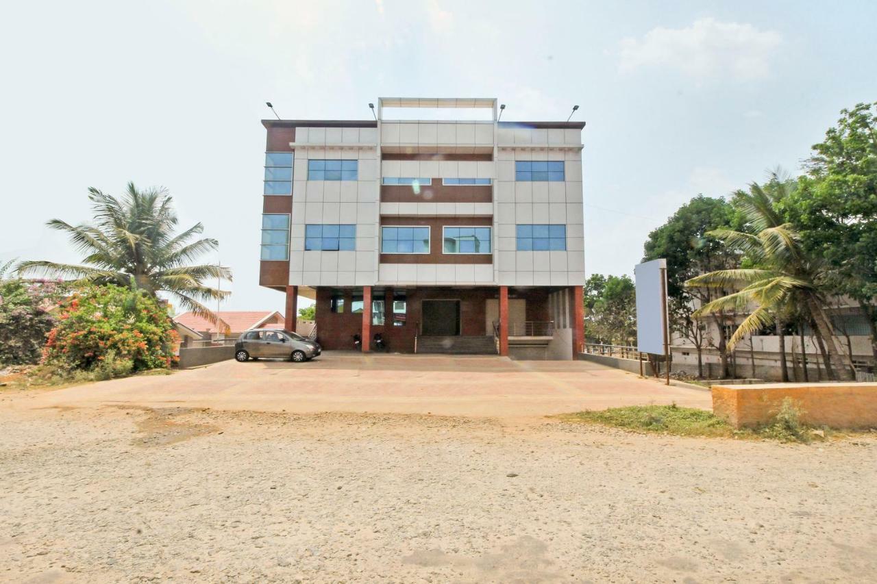 Oyo 29405 Leela Paradise Hassan Exterior photo
